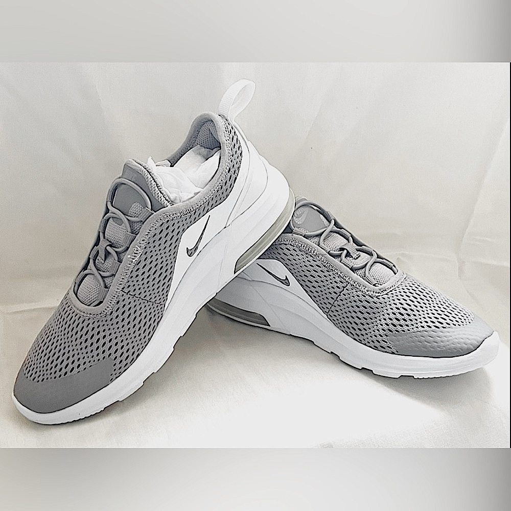 Nike Air Max Motion 2 Sneakers Atmosphere Grey/White Big Kids Size 3
